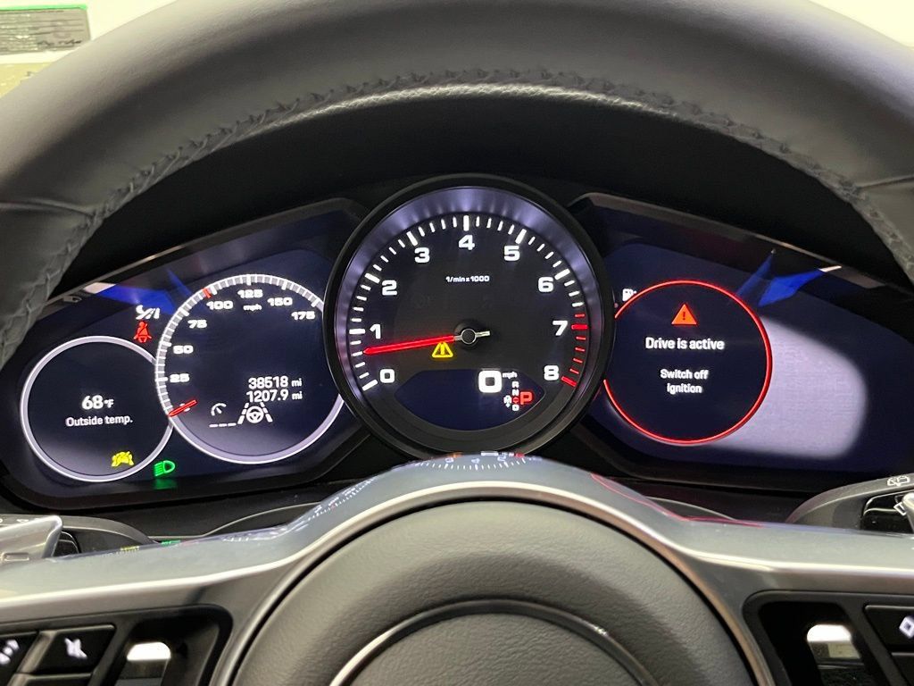 Certified 2023 Porsche Cayenne AWD/4WD image 11
