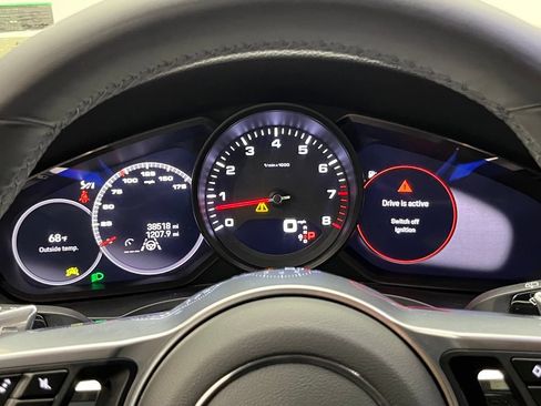 Used 2023 Porsche Cayenne AWD/4WD image 11