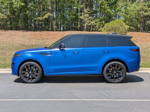 Used 2025 Land Rover Range Rover Sport Autobiography AWD/4WD image 2