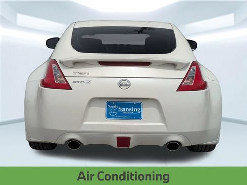 Used 2015 Nissan 370Z Coupe RWD image 5