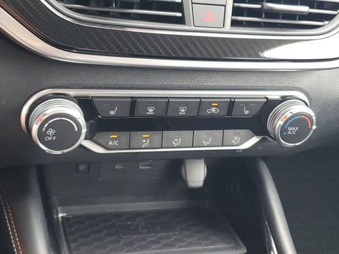 Certified 2023 Nissan Altima 2.5 SR w/ SR Premium Package FWD image 16