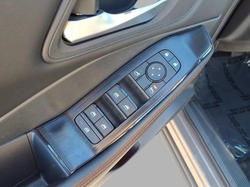 Certified 2025 Nissan Rogue SV image 14