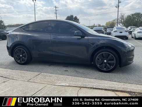 Used 2024 Tesla Model Y Long Range image 29