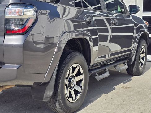 Used 2020 Toyota 4Runner TRD Off-Road Premium AWD/4WD image 38
