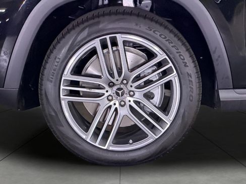 New 2026 Mercedes-Benz GLS 450 4MATIC image 25