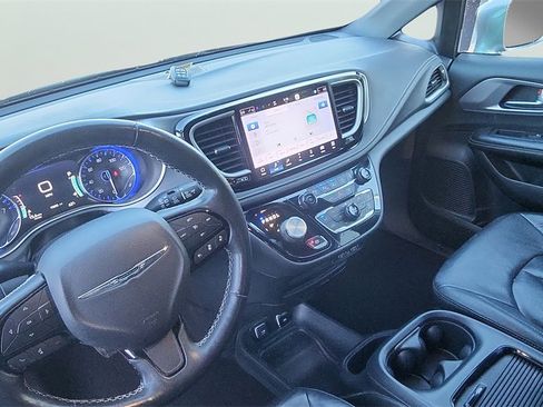 Used 2021 Chrysler Pacifica Touring-L w/ Premium & Safety Sphere Group image 17