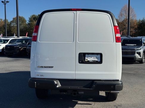 New 2025 Chevrolet Express 2500 image 4