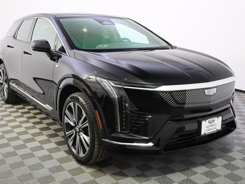 New 2026 Cadillac Optiq Luxury 2 w/ LPO, Floor Liner Package AWD/4WD image 8