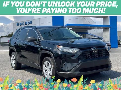 Used 2020 Toyota RAV4 LE FWD image 1