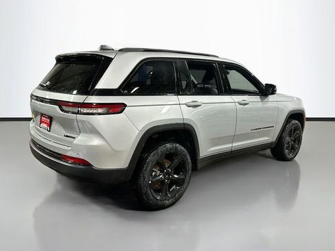 New 2025 Jeep Grand Cherokee Limited w/ Black Appearance Package image 6