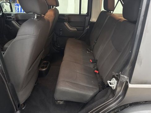 Used 2018 Jeep Wrangler Unlimited Sport w/ Connectivity Group image 5