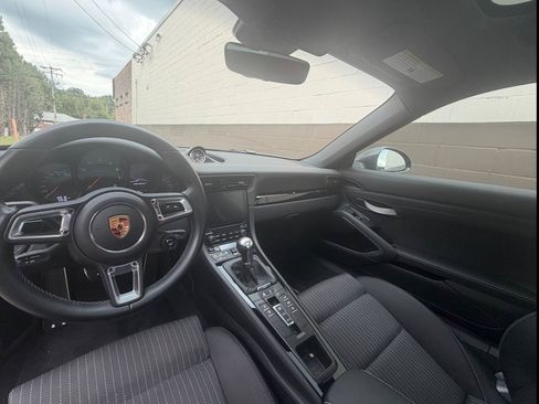 Used 2018 Porsche 911 Carrera T RWD image 6