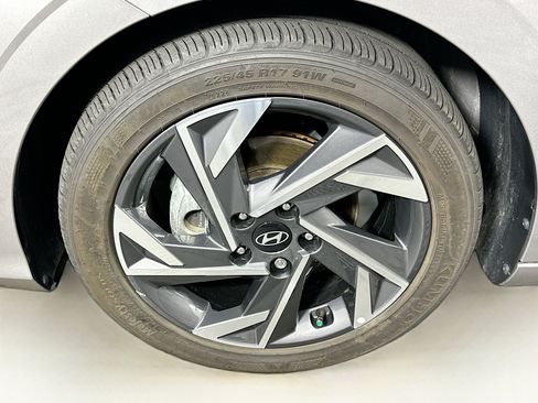 Used 2025 Hyundai Elantra Sport FWD image 11