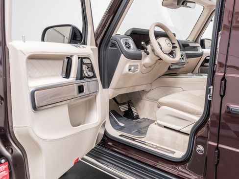 Used 2025 Mercedes-Benz G 63 AMG 4MATIC image 23