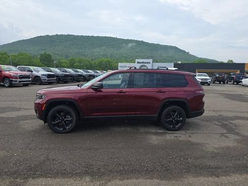 Certified 2023 Jeep Grand Cherokee L Laredo AWD/4WD image 4