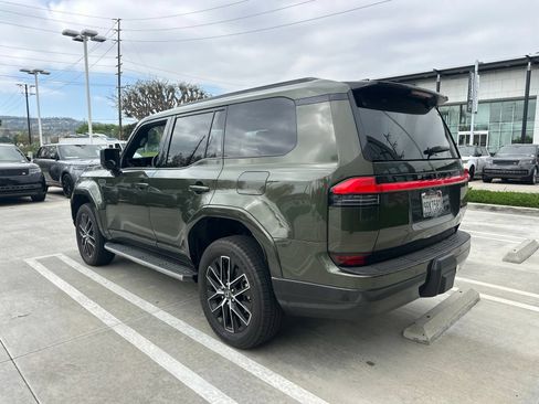 Used 2024 Lexus GX 550 w/ Accessory Package (Z1) AWD/4WD image 4