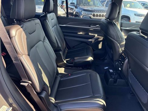 New 2025 Jeep Grand Cherokee L Limited w/ Black Appearance Package image 13