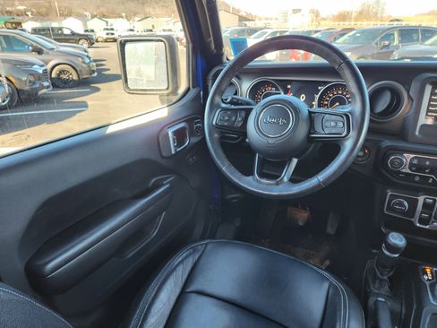 Used 2018 Jeep Wrangler Unlimited Sport S image 24