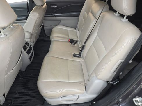 Used 2018 Honda Pilot EX image 29