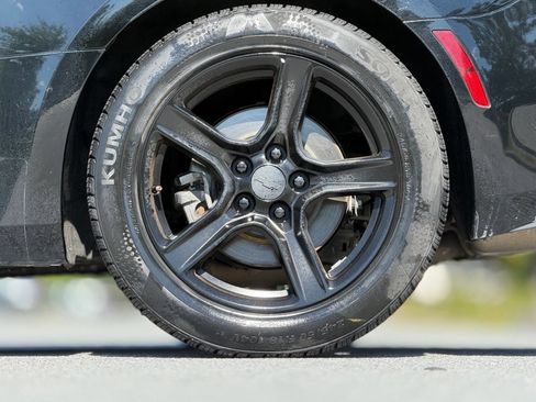 Used 2017 Chevrolet Camaro LT RWD image 21