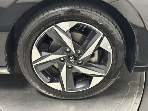Used 2023 Hyundai Elantra SEL w/ Convenience Package FWD image 17