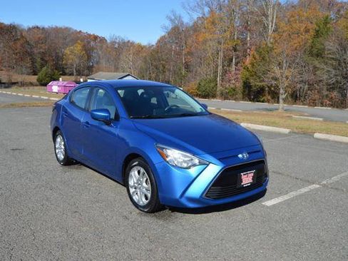 Used 2017 Toyota Yaris iA image 58