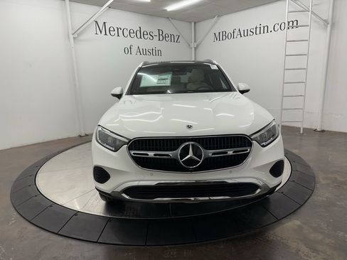 Used 2026 Mercedes-Benz GLC 300 image 2