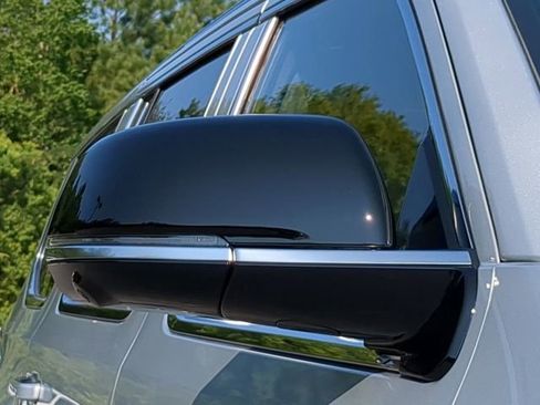 New 2023 Jeep Grand Wagoneer Series III AWD/4WD image 13