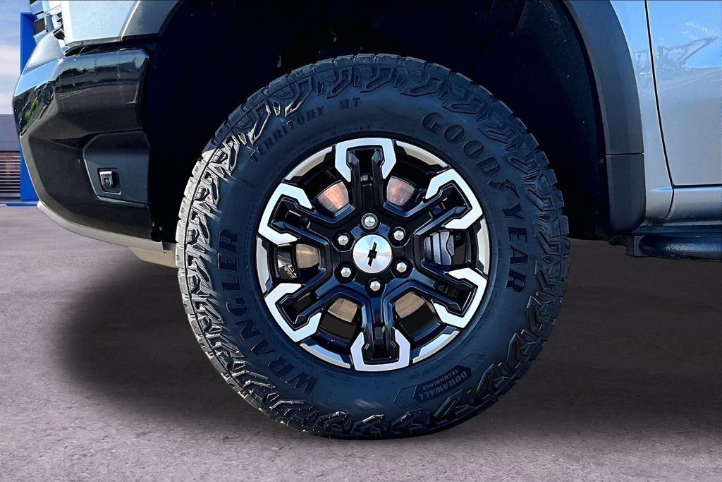 Used 2024 Chevrolet Silverado 1500 ZR2 w/ Technology Package AWD/4WD image 31