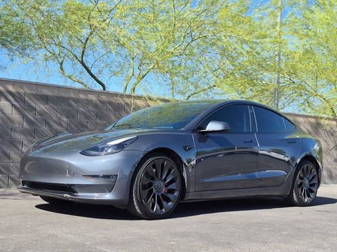 Used 2022 Tesla Model 3 Performance image 4