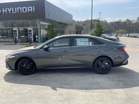 New 2026 Hyundai Elantra SEL Sport FWD image 5