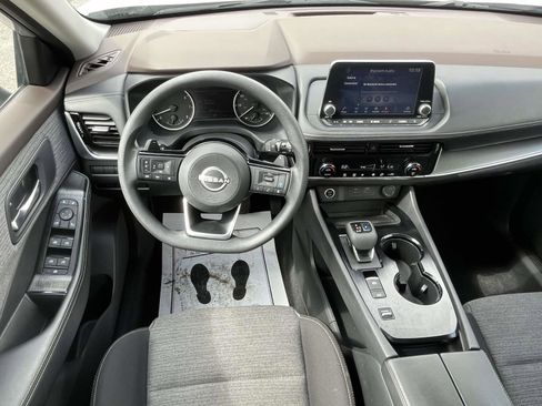 Used 2022 Nissan Rogue SV image 8