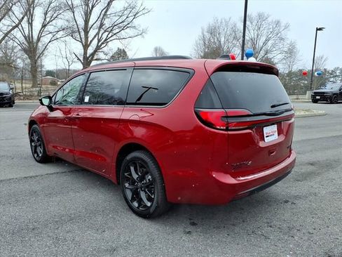 New 2026 Chrysler Pacifica Limited w/ S Appearance Package image 7