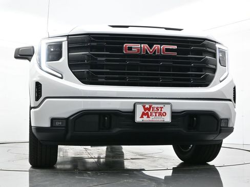 New 2026 GMC Sierra 1500 Elevation image 24