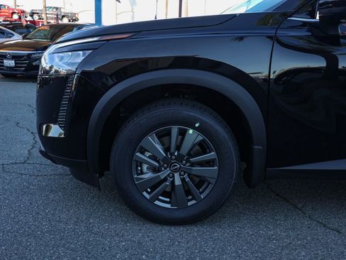 New 2026 Nissan Pathfinder SV image 11