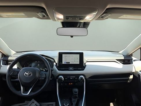 Used 2025 Toyota RAV4 XLE w/ Convenience Package image 10