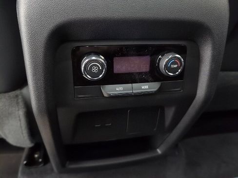 New 2026 Chevrolet Traverse LT image 28