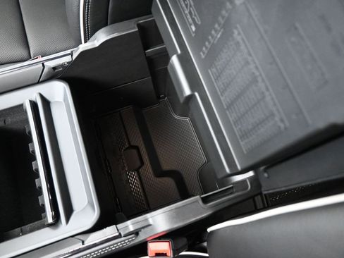 New 2026 RAM 1500 Limited w/ Body Color Bumper Group image 9