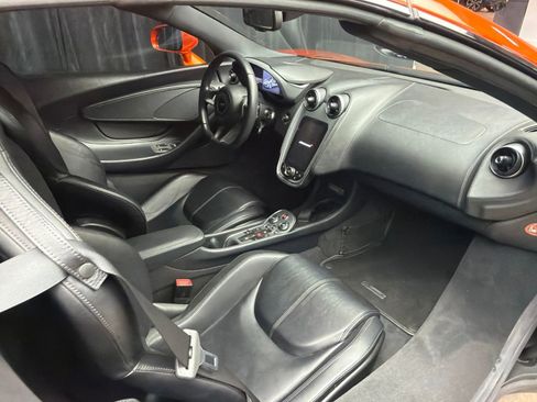 Used 2019 McLaren 570S Spider RWD image 8