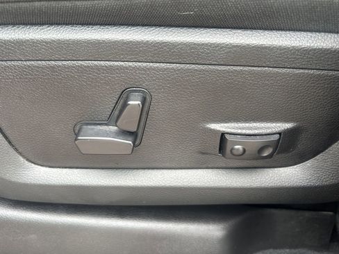 Used 2026 RAM 2500 Big Horn AWD/4WD image 18