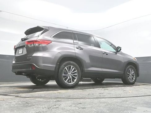 Used 2019 Toyota Highlander XLE image 34