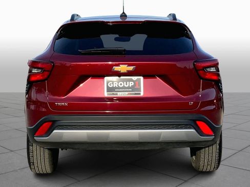 Used 2025 Chevrolet Trax LT image 5