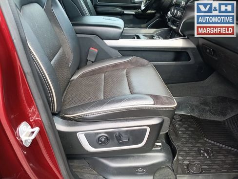Used 2020 RAM 1500 Laramie w/ Sport Appearance Package AWD/4WD image 28