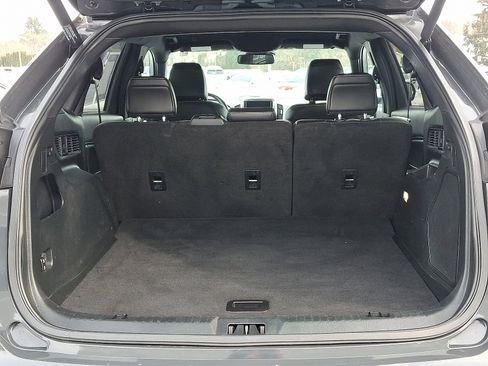 Used 2021 Ford Edge ST image 29