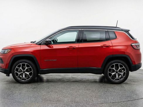 Used 2025 Jeep Compass Limited image 5