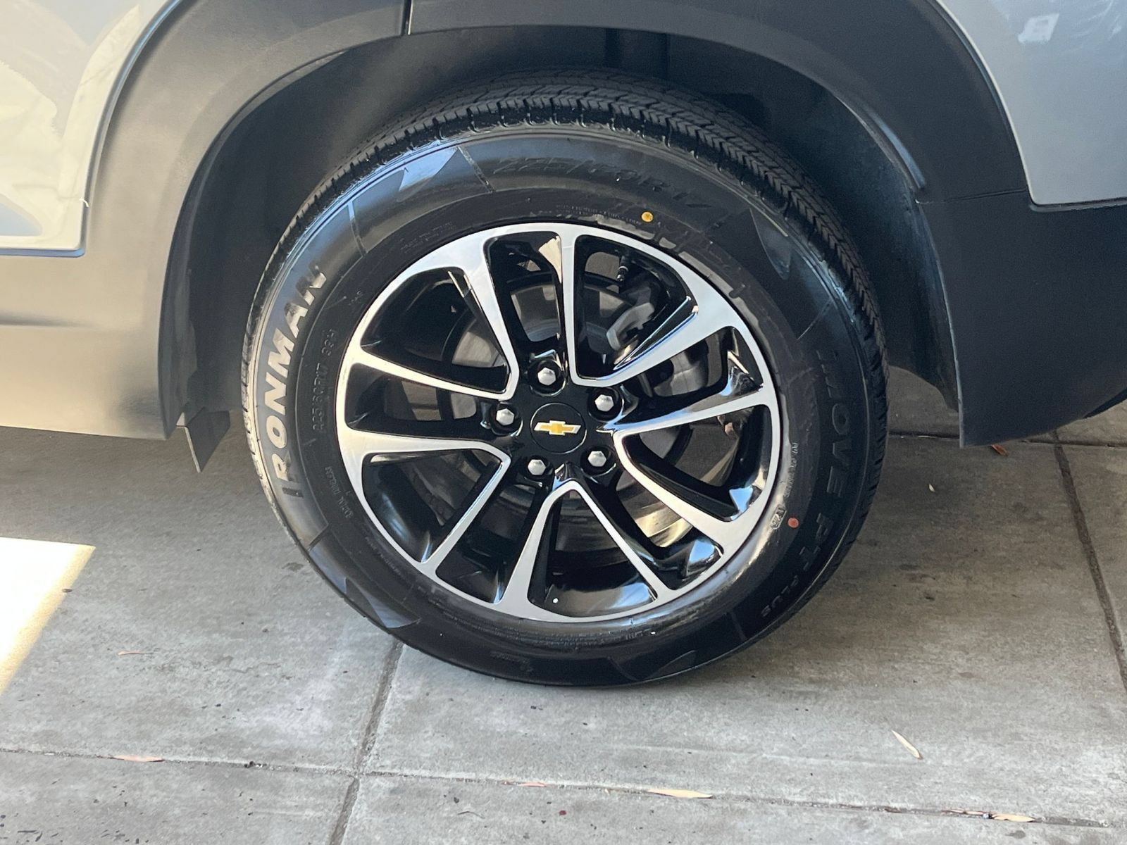 Used 2025 Chevrolet TrailBlazer LT FWD image 30
