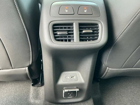 Used 2023 Buick Envision Avenir AWD/4WD image 20