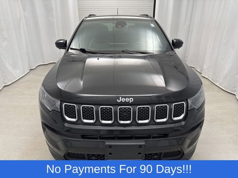 Used 2024 Jeep Compass Latitude w/ Sun and Sound Group AWD/4WD image 7