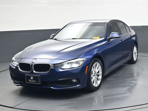 Used 2017 BMW 320i xDrive Sedan image 9