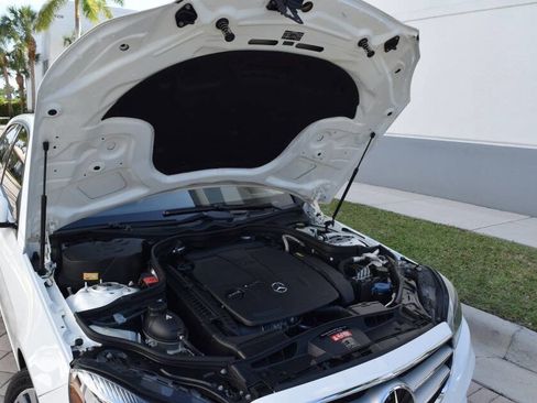 Used 2014 Mercedes-Benz E 350 Sedan image 90